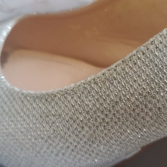 Shoes size 10 worn one night. Super comfortable! - Picture 6 of 6